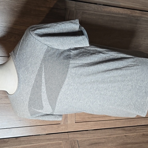 Nike Men's Gray T-Shirt - Picture 3 of 5